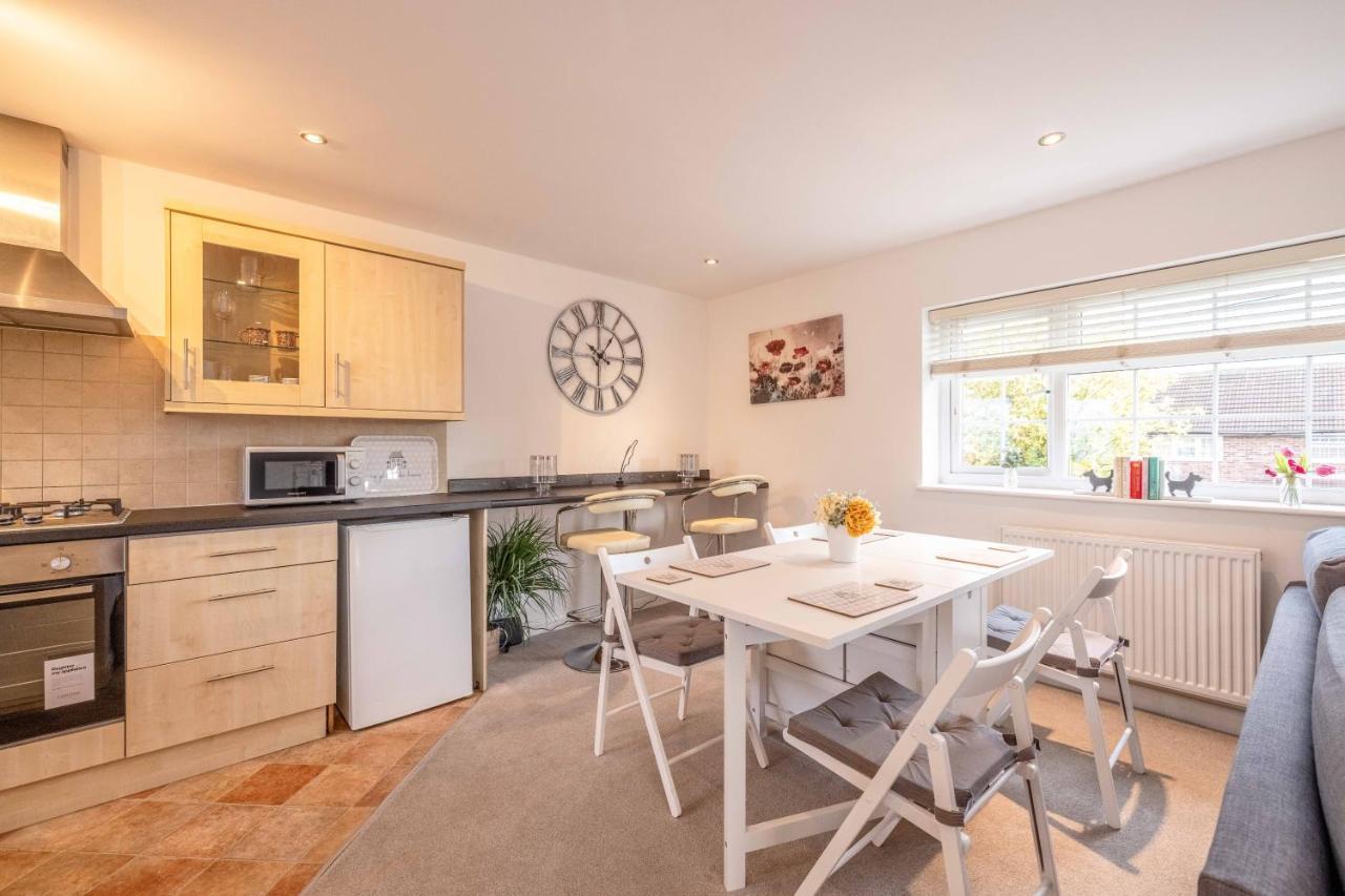 Windsor Wexham One Bedroom Home Sleeps Four Slough Exterior photo