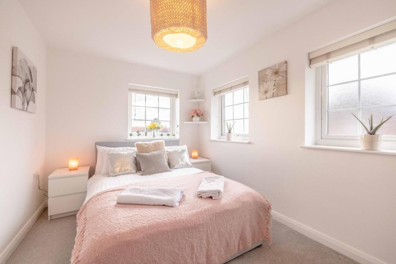 Windsor Wexham One Bedroom Home Sleeps Four Slough Exterior photo